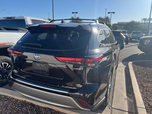 2020 Toyota Highlander Hybrid Platinum