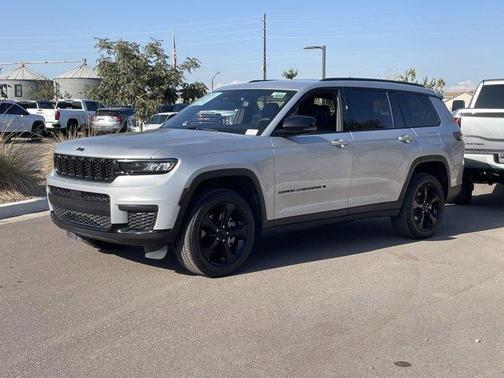 2023 Jeep Grand Cherokee L Laredo