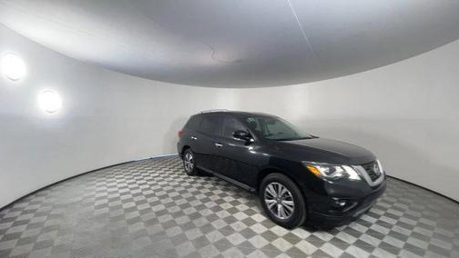 2020 Nissan Pathfinder SV