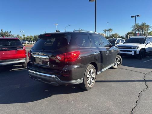 2020 Nissan Pathfinder SV