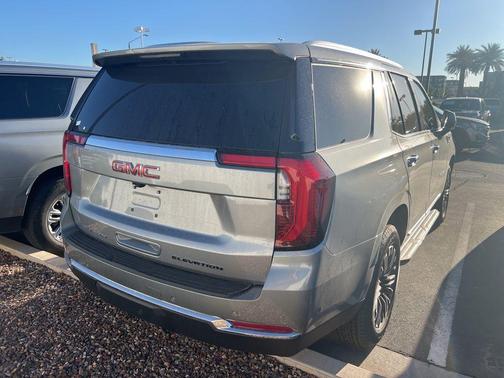 2025 GMC Yukon Elevation