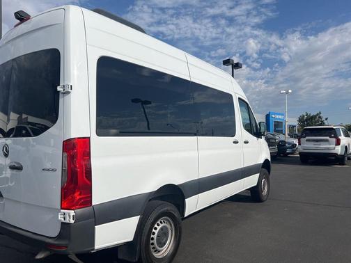 2022 Mercedes-Benz Sprinter 2500 144 WB Standard Roof Passenger
