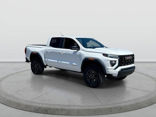 Summit White 2025 GMC Canyon Elevation