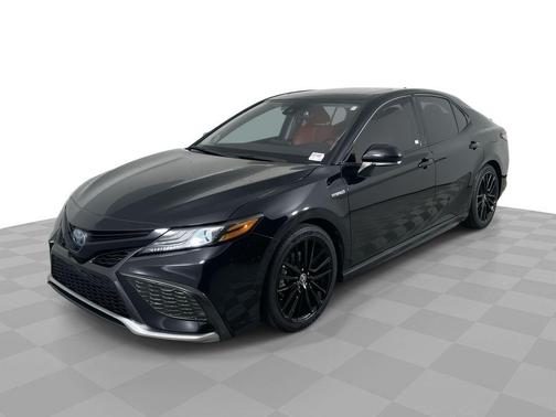 2021 Toyota Camry Hybrid XSE