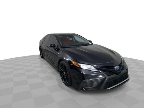 2021 Toyota Camry Hybrid XSE