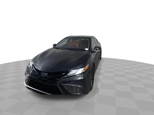 2021 Toyota Camry Hybrid XSE