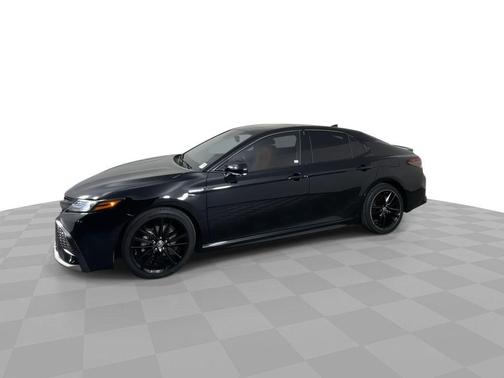 2021 Toyota Camry Hybrid XSE