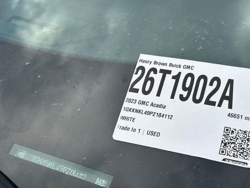 Summit White 2023 GMC Acadia SLE