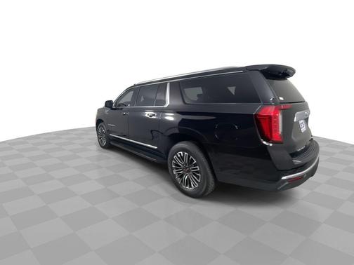 2022 GMC Yukon XL SLT