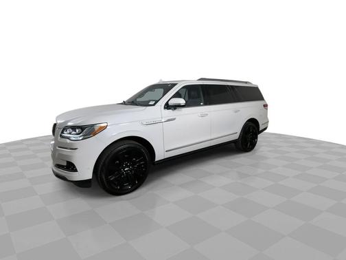 2022 Lincoln Navigator L Reserve