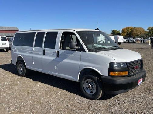 2025 GMC Savana 3500 LS
