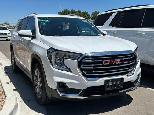 White 2023 GMC Terrain SLT