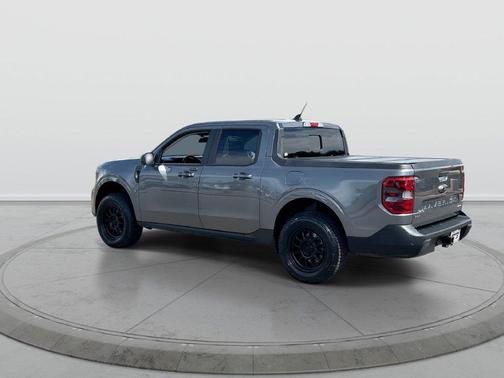 Gray Metallic 2024 Ford Maverick Lariat