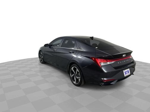 2022 Hyundai ELANTRA Limited