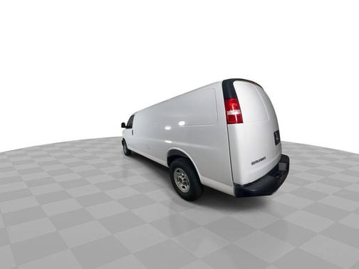 2025 GMC Savana 3500 Work Van