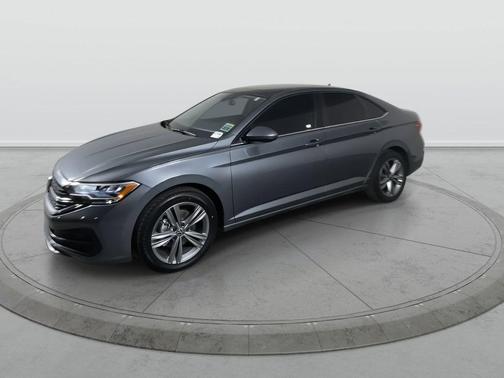Platinum Gray Metallic 2024 Volkswagen Jetta 1.5T SE