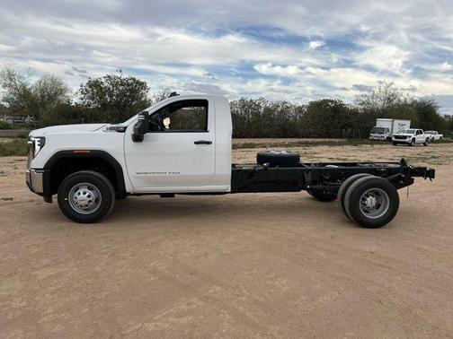 2026 GMC Sierra 3500 Pro