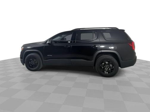 2022 GMC Acadia AT4
