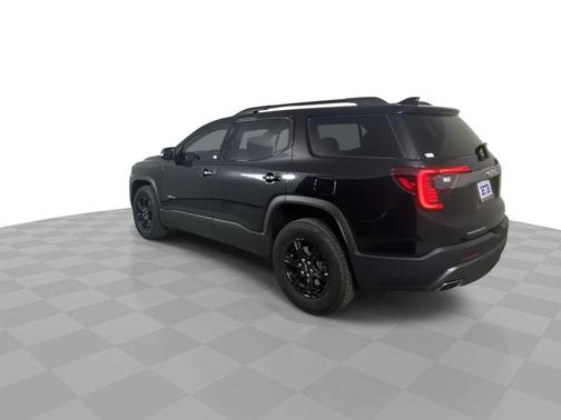 2022 GMC Acadia AT4