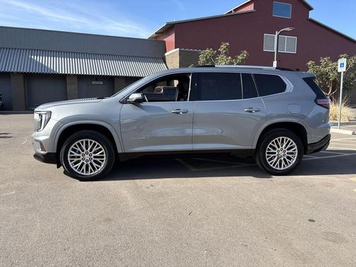 2024 GMC Acadia Denali