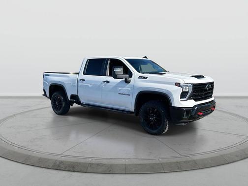 Summit White 2026 Chevrolet Silverado 2500 LT