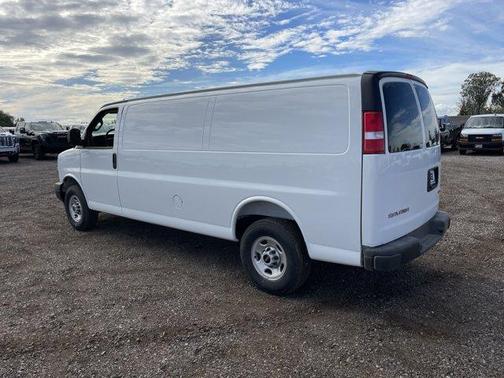 2025 GMC Savana 2500 Work Van