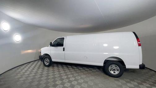 2025 GMC Savana 3500 Work Van