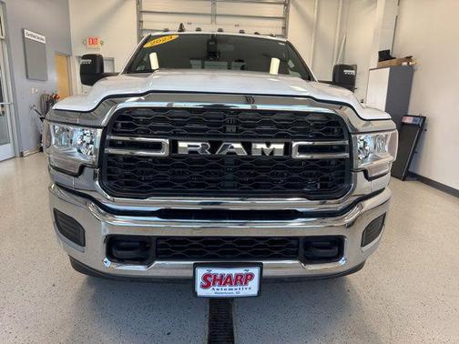 Bright White Clearcoat 2023 RAM 3500 Tradesman Crew Cab 4x4 6'4' Box