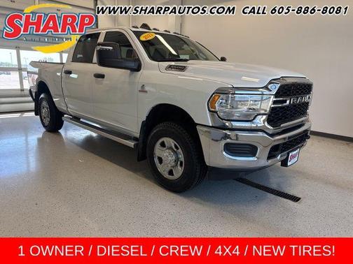 Bright White Clearcoat 2023 RAM 3500 Tradesman Crew Cab 4x4 6'4' Box