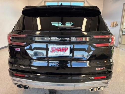 2025 GMC Acadia Denali