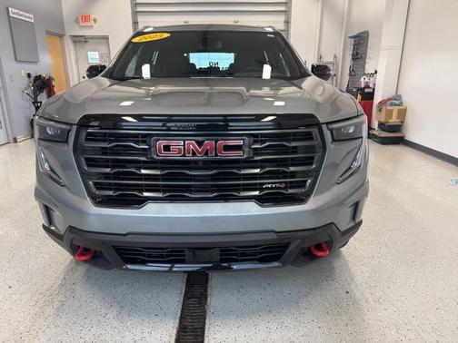 2025 GMC Acadia AWD AT4