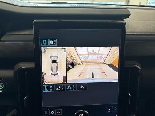 2025 GMC Acadia AWD AT4