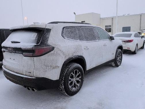 2025 GMC Acadia AWD AT4