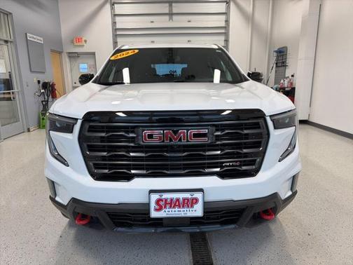 2025 GMC Acadia AWD AT4