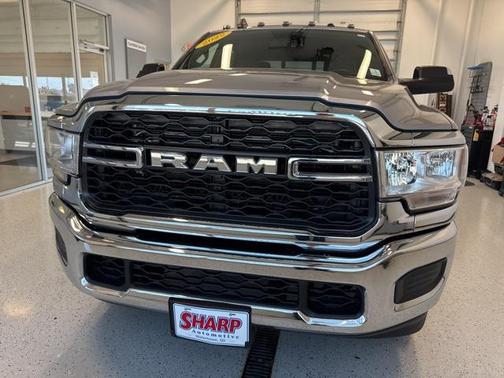 2022 RAM 2500 Tradesman Crew Cab 4x4 8' Box