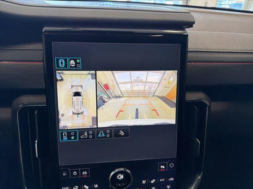 White 2025 GMC Acadia AT4 AWD