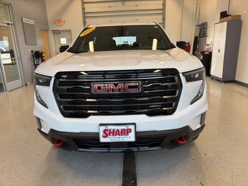 White 2025 GMC Acadia AT4 AWD