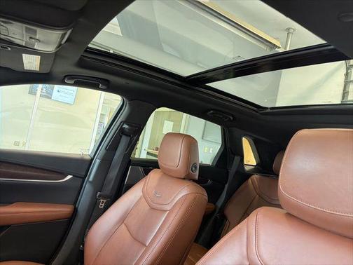 Crystal White Tricoat 2023 Cadillac XT5 Premium Luxury