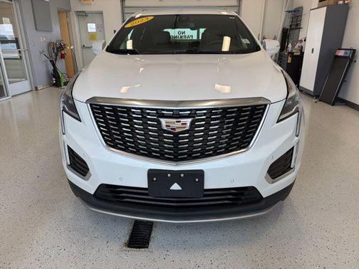 Crystal White Tricoat 2023 Cadillac XT5 Premium Luxury