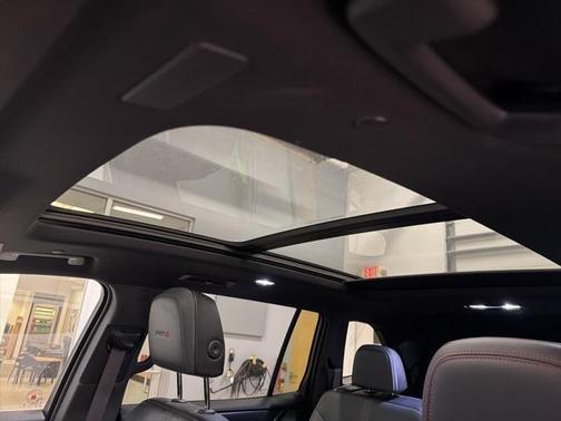 2024 GMC Acadia AWD AT4