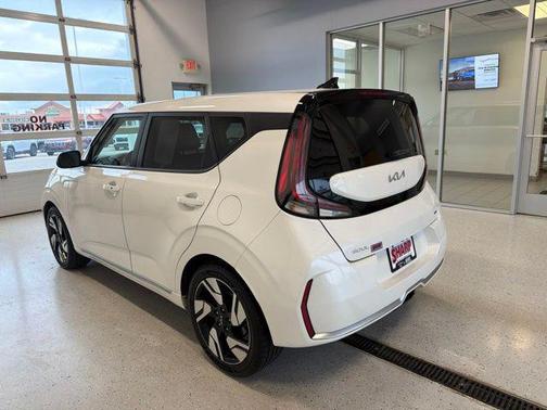 Snow White Pearl 2023 Kia Soul GT-Line