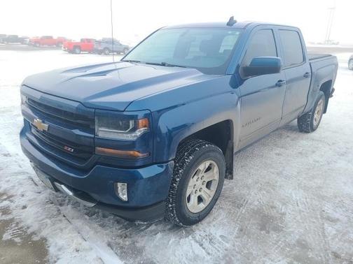 Photo 1 of 2 of 2017 Chevrolet Silverado 1500 LT