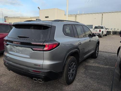 2025 GMC Acadia AWD AT4
