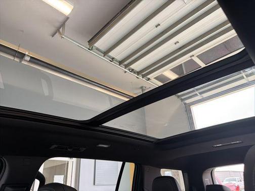 Polar White Tricoat 2026 Chevrolet Traverse High Country