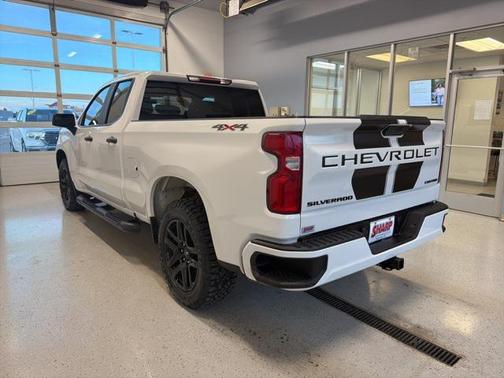 2022 Chevrolet Silverado 1500 Custom