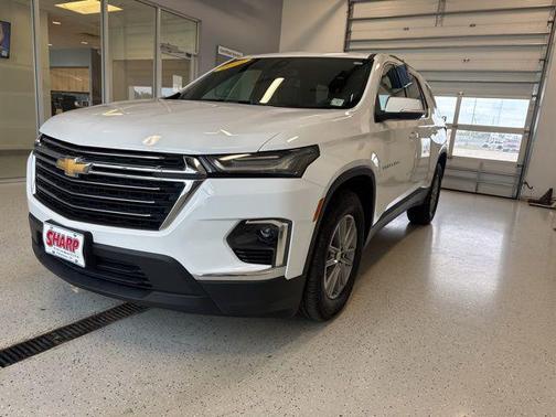 Summit White 2022 Chevrolet Traverse LT Leather