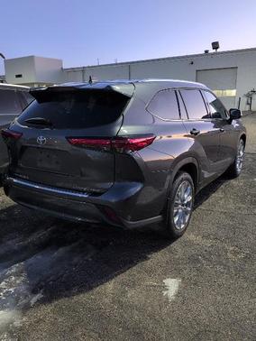 2022 Toyota Highlander Limited