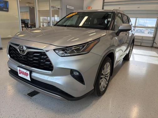 2024 Toyota Highlander Platinum