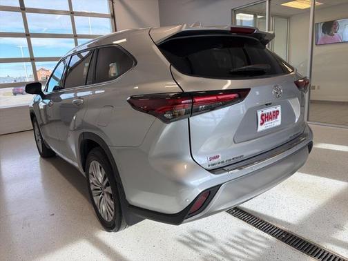 2024 Toyota Highlander Platinum