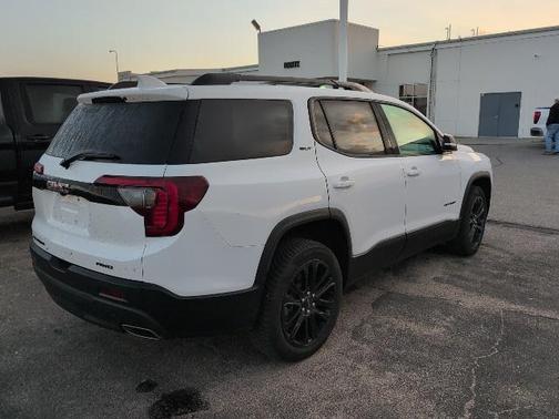 2023 GMC Acadia AWD SLT